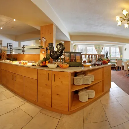 Garni - Restaurant Kaminstube فندق 4*