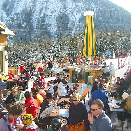Garni - Restaurant Kaminstube 4* سانكت أنتون ام ارلبرغ