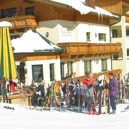 Garni - Restaurant Kaminstube سانكت أنتون ام ارلبرغ